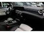 Mercedes-Benz A-klasse 200 Premium Plus / Trekhaak / Panoramadak / Camera / Keyless / 18'' / Leder / CarPlay / Stoelverwarming / Dodehoek / DAB / Cruise Control