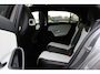 Mercedes-Benz A-klasse 200 Premium Plus / Trekhaak / Panoramadak / Camera / Keyless / 18'' / Leder / CarPlay / Stoelverwarming / Dodehoek / DAB / Cruise Control