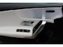 Mercedes-Benz A-klasse 200 Premium Plus / Trekhaak / Panoramadak / Camera / Keyless / 18'' / Leder / CarPlay / Stoelverwarming / Dodehoek / DAB / Cruise Control