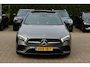 Mercedes-Benz A-klasse 200 Premium Plus / Trekhaak / Panoramadak / Camera / Keyless / 18'' / Leder / CarPlay / Stoelverwarming / Dodehoek / DAB / Cruise Control