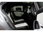 Mercedes-Benz A-klasse 200 Premium Plus / Trekhaak / Panoramadak / Camera / Keyless / 18'' / Leder / CarPlay / Stoelverwarming / Dodehoek / DAB / Cruise Control