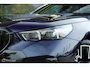 BMW i5 eDrive40 M Sport Edition 84 kWh | Pano | 92,4% SOH | ACC | Iconic Glow | Harman Kardon | Luchtvering | Stoelverwarming en ventilatie | Ambient | Tanzanite Blauw | DAB | 360 Camera