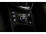 Toyota Yaris Cross 1.5 Hybrid AWD Adventure | Treeplanken | Dodehoek detectie | Head-up display | Apple Carplay / Android Auto | Parkeersensoren voor/achter | Stoelverwarming | 18 inch