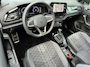 Volkswagen T-Roc 1.5 TSI 150pk DSG R-Line | Black Style | 19 Inch | Panoramadak | Camera | Keyless | Elek. Achterklep | Dode hoek | Rijklaar incl. 1 jaar Bovag garantie