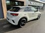 Volkswagen T-Roc 1.5 TSI 150pk DSG R-Line | Black Style | 19 Inch | Panoramadak | Camera | Keyless | Elek. Achterklep | Dode hoek | Rijklaar incl. 1 jaar Bovag garantie