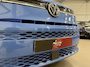 Volkswagen Multivan 1.4 eHybrid Life 7p. TREKHAAK/EL.SCHFDEUREN+SCHUIFRUITJES/ACC/SFEER/SOH 93%/CAMERA/CARPLAY/KEYLESS/LED/EL.A.KLEP/MIDDENCONSOLE/DODE-HOEK/PRIVACY/17"BLACK/FLORIDA-BEACH BLUE METALLIC/VOLLEDIG VW DEALER HISTORIE