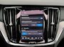 Volvo V60 2.0 T6 Plug-in hybrid AWD Ultra Dark 350pk Panoramadak / 360 Camera / HUD / Stoel-Stuurverwarming