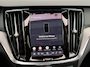Volvo V60 2.0 T6 Plug-in hybrid AWD Ultra Dark 350pk Panoramadak / 360 Camera / HUD / Stoel-Stuurverwarming