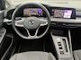 Volkswagen Golf 1.5 eTSi First Edition, Panoramadak | Camera | Navi & CarPlay | Trekhaak | Winter pack