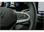 Volkswagen T-Roc 1.5 eTsi R-Line First Edition | Trekhaak | Matrix | Camera
