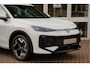 Volkswagen T-Roc 1.5 eTsi R-Line First Edition | Trekhaak | Matrix | Camera