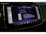 Mercedes-Benz E-klasse 300 e AMG Line | Nightpakket | Panoramadak | 360° Camera | Trekhaak | Keyless | Stoelverwarming | 20 Inch