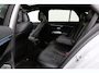 Mercedes-Benz E-klasse 300 e AMG Line | Nightpakket | Panoramadak | 360° Camera | Trekhaak | Keyless | Stoelverwarming | 20 Inch