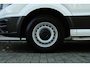 Volkswagen Crafter 35 2.0 TDI 140pk AUT L3H3 Comfortline | Trekhaak | Achteruitrijcamera | Navigatie | Verwarmbare Voorruit | Cruise Control