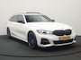 BMW 3-Serie Touring 320i M Sport Perfomance Parts 184pk | Panodak | Adaptive Cruise | Laser LED | Sportuitlaat Kleppen Besturing | Lederen Sportstoelen Verwarmd | Sfeerverlichting | Apple Carplay | 20"L.M | Navigatie | DAB |