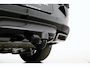 Land Rover Range Rover Sport P460e Battersea Edition | Luchtvering | ClearSight | Trekhaak | Panoramadak | 360° Camera | Head-Up | Stoelventilatie | 22 Inch