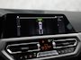 BMW 3-Serie 330e xDrive Business Sport 293Pk Automaat (APPLE CARPLAY, LASER KOPLAMPEN, SOH 90,3%, STOELVERWARMING, SPORTSTOELEN, GETINT GLAS, SPORTSTOELEN, PARKEERSENSOREN, NIEUWSTAAT)