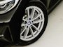 BMW 3-Serie 330e xDrive Business Sport 293Pk Automaat (APPLE CARPLAY, LASER KOPLAMPEN, SOH 90,3%, STOELVERWARMING, SPORTSTOELEN, GETINT GLAS, SPORTSTOELEN, PARKEERSENSOREN, NIEUWSTAAT)