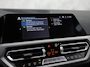 BMW 3-Serie 330e xDrive Business Sport 293Pk Automaat (APPLE CARPLAY, LASER KOPLAMPEN, SOH 90,3%, STOELVERWARMING, SPORTSTOELEN, GETINT GLAS, SPORTSTOELEN, PARKEERSENSOREN, NIEUWSTAAT)