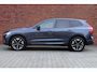 Volvo XC60 T6 Plug-in hybrid AWD Ultra Dark | Trekhaak | Luchtvering | Panoramadak | Verwarmbare voorstoelen, achterbank en stuurwiel | Head-up display | Premium audio by Harman Kardon | 360 graden camera