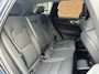 Volvo XC60 T6 Plug-in hybrid AWD Ultra Dark | Trekhaak | Luchtvering | Panoramadak | Verwarmbare voorstoelen, achterbank en stuurwiel | Head-up display | Premium audio by Harman Kardon | 360 graden camera