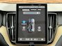 Volvo XC60 T6 Plug-in hybrid AWD Ultra Dark | Trekhaak | Luchtvering | Panoramadak | Verwarmbare voorstoelen, achterbank en stuurwiel | Head-up display | Premium audio by Harman Kardon | 360 graden camera