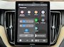 Volvo XC60 T6 Plug-in hybrid AWD Ultra Dark | Trekhaak | Luchtvering | Panoramadak | Verwarmbare voorstoelen, achterbank en stuurwiel | Head-up display | Premium audio by Harman Kardon | 360 graden camera