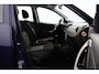 Dacia Sandero 1.2 Ambiance APK 09-2027!/ D-Riem verv: 137.000 KM!/ Airco/ Trekhaak/ Radio-CD AUX & USB/ Getint glas.