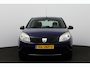 Dacia Sandero 1.2 Ambiance APK 09-2027!/ D-Riem verv: 137.000 KM!/ Airco/ Trekhaak/ Radio-CD AUX & USB/ Getint glas.