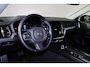 Volvo V60 B4 Essential Edition - IntelliSafe Assist - Parkeercamera achter - Parkeersensoren achter - Draadloze tel. lader - Extra getint glas - Inklapbare trekhaak - 17' LMV