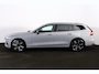 Volvo V60 B4 Essential Edition - IntelliSafe Assist - Parkeercamera achter - Parkeersensoren achter - Draadloze tel. lader - Extra getint glas - Inklapbare trekhaak - 17' LMV