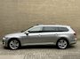 Volkswagen Passat Variant 1.4 TSI 218pk GTE Highline | Panoramadak | Trekhaak afneembaar | Adaptieve cruise | Lane assist | Camera | Dodehoekdetectie | Navigatie | Apple CarPlay | Leder/Alcantara | Stoelverwarming | Sfeerverlichting | Volledig onderhouden