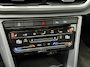 Volkswagen T-Roc 1.5 TSI 150pk Automaat / Panoramadak / Leder / IQ Light / Camera