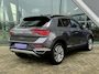 Volkswagen T-Roc 1.5 TSI 150pk Automaat / Panoramadak / Leder / IQ Light / Camera