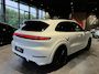 Porsche Cayenne 3.0 E-Hybrid Black Edition | SPORTDESIGN | SPORTEINDPIJPEN | PASM LUCHTVERING | PANORAMA/SCHUIF-KANTELDAK | SPORTCHRONO | 22 INCH | SOFTCLOSE | HEAD-UP | 14-WEG STOELEN | ADAPTIVE CRUISE CONTROL | CARRARA WIT METALLIC | BTW AUTO |
