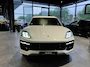 Porsche Cayenne 3.0 E-Hybrid Black Edition | SPORTDESIGN | SPORTEINDPIJPEN | PASM LUCHTVERING | PANORAMA/SCHUIF-KANTELDAK | SPORTCHRONO | 22 INCH | SOFTCLOSE | HEAD-UP | 14-WEG STOELEN | ADAPTIVE CRUISE CONTROL | CARRARA WIT METALLIC | BTW AUTO |
