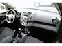 Toyota RAV4 2.0 VVTi Dynamic 2WD | Cruise control | climate control met 2 gescheiden klimaatzones | lichtsensor (automatische verlichting) | auto