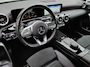 Mercedes-Benz A-klasse 180 Business Solution Luxury / Dealer onderhouden / All season banden / trekhaak elektrisch uitklapbaar / Cruise control / Trekgewicht 1.400 kg / Stoelverwarming / Cruise control / Achteruitrijcamera /