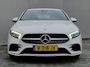 Mercedes-Benz A-klasse 180 Business Solution Luxury / Dealer onderhouden / All season banden / trekhaak elektrisch uitklapbaar / Cruise control / Trekgewicht 1.400 kg / Stoelverwarming / Cruise control / Achteruitrijcamera /