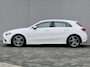 Mercedes-Benz A-klasse 180 Business Solution Luxury / Dealer onderhouden / All season banden / trekhaak elektrisch uitklapbaar / Cruise control / Trekgewicht 1.400 kg / Stoelverwarming / Cruise control / Achteruitrijcamera /