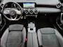 Mercedes-Benz A-klasse 180 Business Solution Luxury / Dealer onderhouden / All season banden / trekhaak elektrisch uitklapbaar / Cruise control / Trekgewicht 1.400 kg / Stoelverwarming / Cruise control / Achteruitrijcamera /