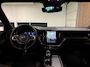 Volvo XC60 T8 AWD Recharge Ultra Black Edition | Luchtvering | Trekhaak | 360° Camera | 455pk | Head-Up Display | Adaptieve Cruise Control | Stoelverwarming voor+achter | Stuurwielverwarming | Schuifdak | Full LED Meesturende koplampen | Pilot Assist | BLIS Dode Hoek Detectie | Elektrische voorstoelen geheugen | R-Design Contour stoelen met wit stiksel en bies | Zitting verlenging voorstoelen | Lederen dashboard | 21 Inch | Google Infotainment | Keyless Drive | Elektrisch bedienbare achterklep | DAB Radio | Apple Carplay/Android Auto | Alarm Klasse III | Draadloos telefoon opladen | Volvo On Call met mobiele App functie | Onyx Black Metallic |