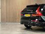 Volvo XC60 T8 AWD Recharge Ultra Black Edition | Luchtvering | Trekhaak | 360° Camera | 455pk | Head-Up Display | Adaptieve Cruise Control | Stoelverwarming voor+achter | Stuurwielverwarming | Schuifdak | Full LED Meesturende koplampen | Pilot Assist | BLIS Dode Hoek Detectie | Elektrische voorstoelen geheugen | R-Design Contour stoelen met wit stiksel en bies | Zitting verlenging voorstoelen | Lederen dashboard | 21 Inch | Google Infotainment | Keyless Drive | Elektrisch bedienbare achterklep | DAB Radio | Apple Carplay/Android Auto | Alarm Klasse III | Draadloos telefoon opladen | Volvo On Call met mobiele App functie | Onyx Black Metallic |