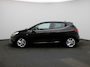 Renault Clio 0.9 TCe 90Pk Limited | Navigatie | Parkeersensoren Achter | Lichtmetalen Velgen | Airco | Cruise Control & Snelheidsbegrenzer | Elektrische Ramen Voor | Bluetooth Telefoon Voorbereiding |