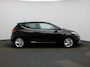 Renault Clio 0.9 TCe 90Pk Limited | Navigatie | Parkeersensoren Achter | Lichtmetalen Velgen | Airco | Cruise Control & Snelheidsbegrenzer | Elektrische Ramen Voor | Bluetooth Telefoon Voorbereiding |