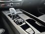 Volvo XC60 2.0 T8 Plug-in hybrid AWD Ultra Black Edition | Luchtvering | Panoramisch schuif-/ kanteldak | 360 graden camera | Harman Kardon | Geventileerde voorstoelen | Massagefunctie op de voorstoelen | Extra getint glas | 21 inch. lichtmetalen velgen | Volvo Guard Alarm | Stoel-/ stuurwielverwarming | Pilot assist | BLIS | Apple carplay/ Android auto