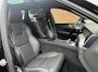 Volvo XC60 2.0 T8 Plug-in hybrid AWD Ultra Black Edition | Luchtvering | Panoramisch schuif-/ kanteldak | 360 graden camera | Harman Kardon | Geventileerde voorstoelen | Massagefunctie op de voorstoelen | Extra getint glas | 21 inch. lichtmetalen velgen | Volvo Guard Alarm | Stoel-/ stuurwielverwarming | Pilot assist | BLIS | Apple carplay/ Android auto