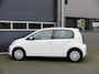 Volkswagen Up! 1.0 60pk , Cruisecontrol , Navigatie, Camera , Maps & More , Parkeersensoren. DAB+ , Smartphone integratie, etc .