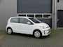 Volkswagen Up! 1.0 60pk , Cruisecontrol , Navigatie, Camera , Maps & More , Parkeersensoren. DAB+ , Smartphone integratie, etc .