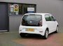 Volkswagen Up! 1.0 60pk , Cruisecontrol , Navigatie, Camera , Maps & More , Parkeersensoren. DAB+ , Smartphone integratie, etc .